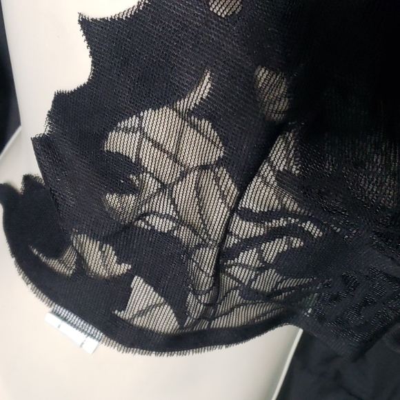 Long table runner lace halloween spiderweb goth - Picture 3 of 4